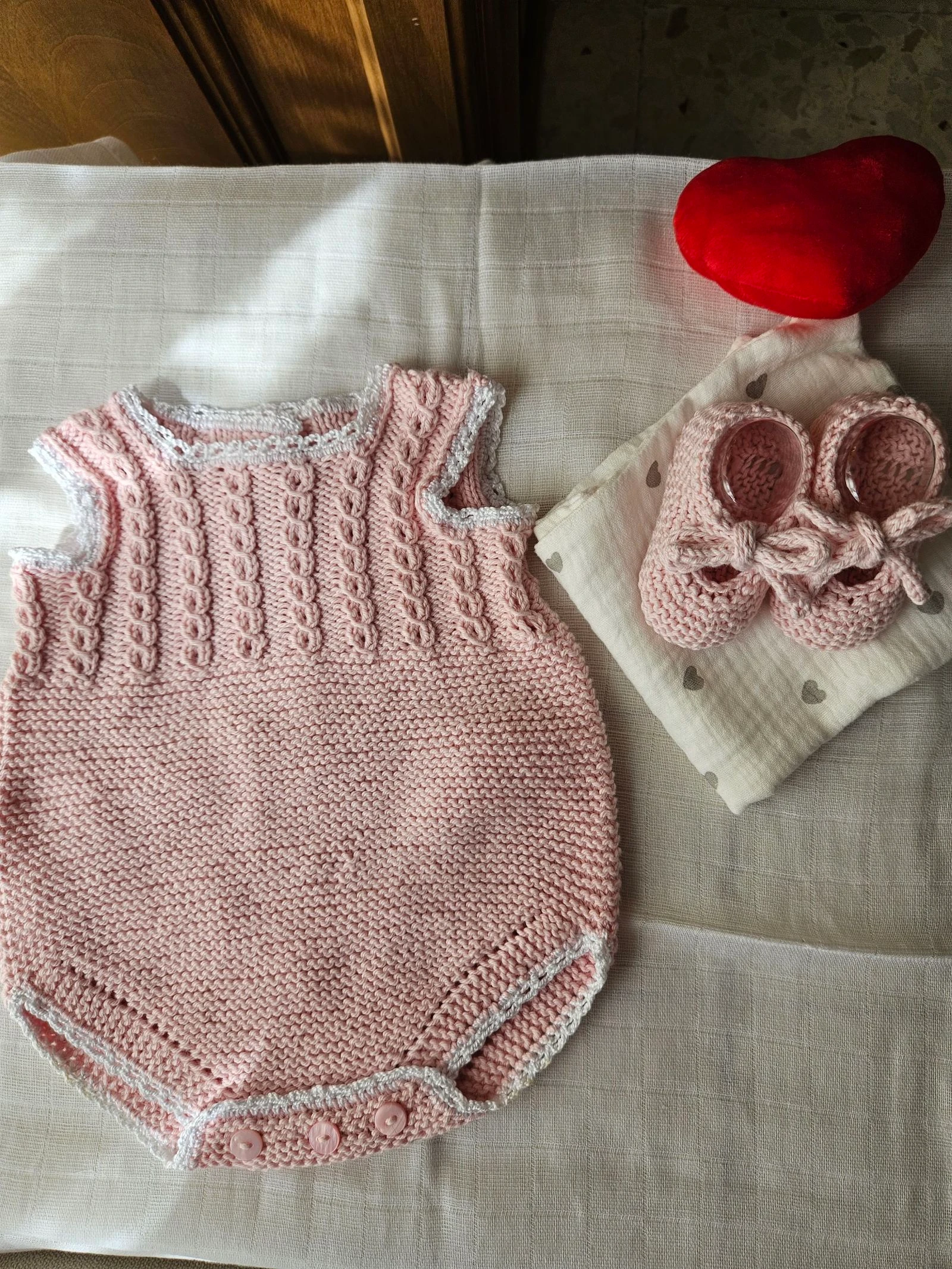 Conjunto hecho a mano Ensemble fait a main